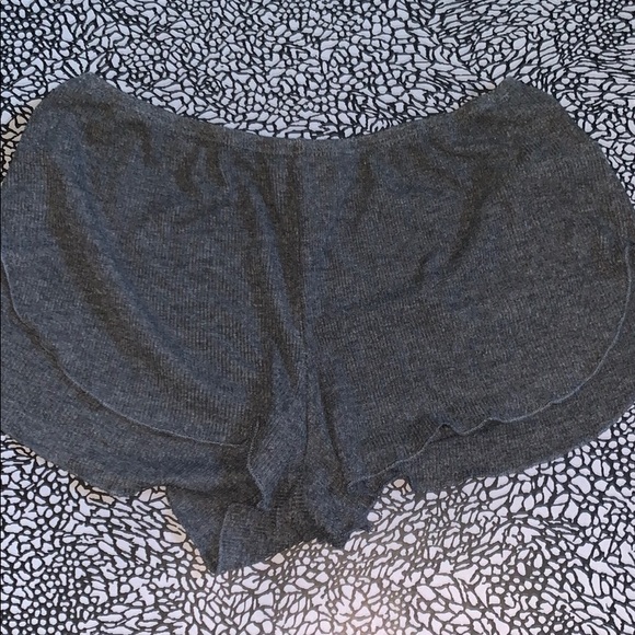Cute grey shorts - Picture 1 of 2